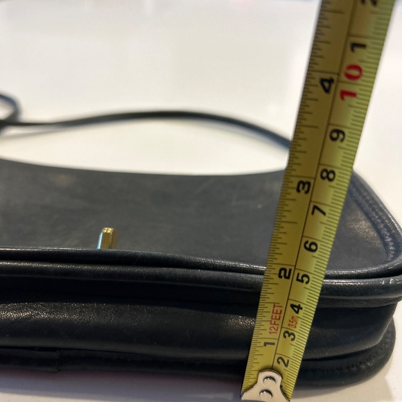 Vintage Coach Leather Shoulder Bag - Picture 9 of 9